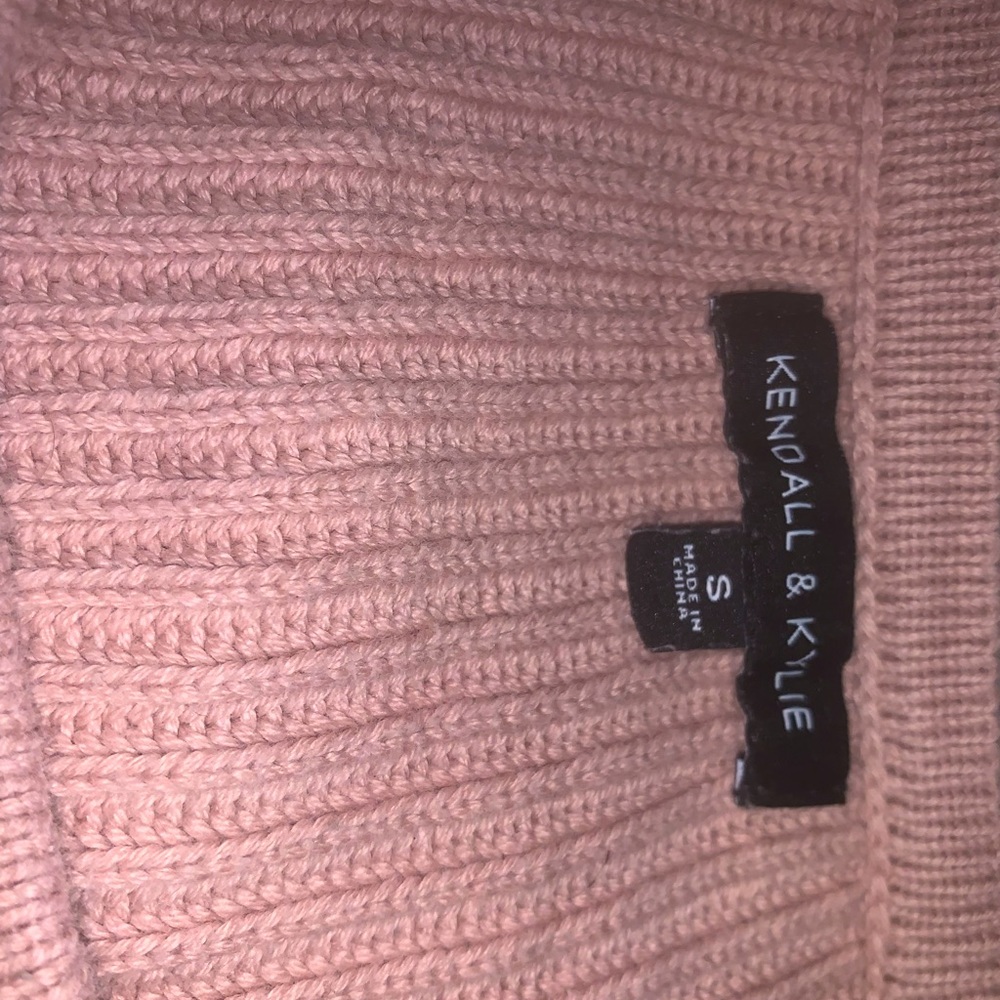 I’m selling a sweater make an offer!!